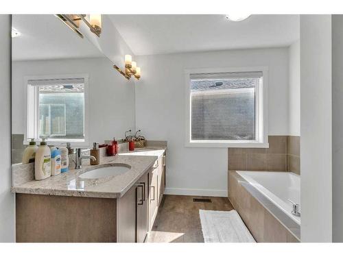 57 Saddlestone Green Ne, Calgary, AB - Indoor Photo Showing Bathroom