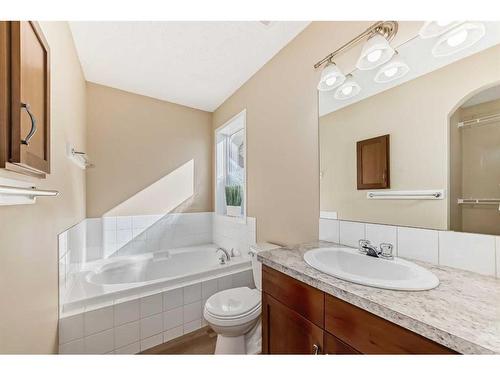 273 New Brighton Lane Se, Calgary, AB - Indoor Photo Showing Bathroom