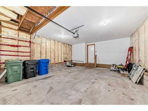 273 New Brighton Lane Se, Calgary, AB - Indoor Photo Showing Garage