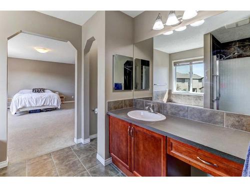 412 Morningside Crescent Sw, Airdrie, AB - Indoor Photo Showing Bathroom