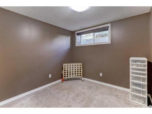 412 Morningside Crescent Sw, Airdrie, AB - Indoor Photo Showing Other Room