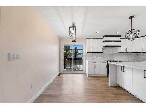 171 Maple Court Crescent Se, Calgary, AB - Indoor Photo Showing Kitchen With Upgraded Kitchen