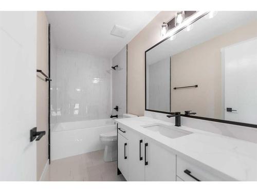 171 Maple Court Crescent Se, Calgary, AB - Indoor Photo Showing Bathroom