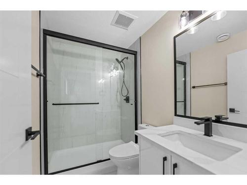 171 Maple Court Crescent Se, Calgary, AB - Indoor Photo Showing Bathroom