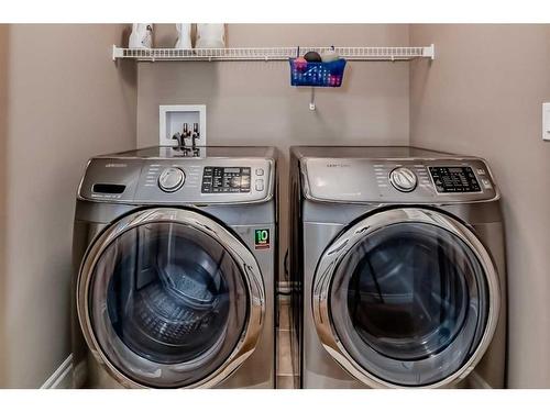 41 Sherwood Heights Nw, Calgary, AB - Indoor Photo Showing Laundry Room