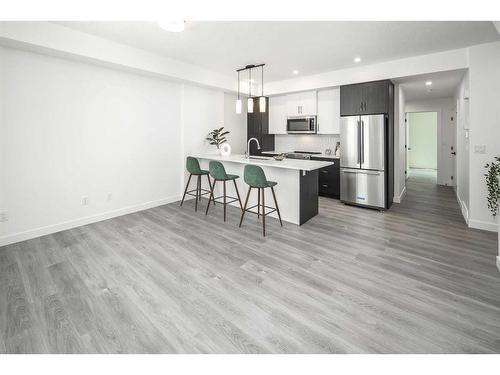 130-2117 81 Street, Calgary, AB - Indoor Photo Showing Kitchen