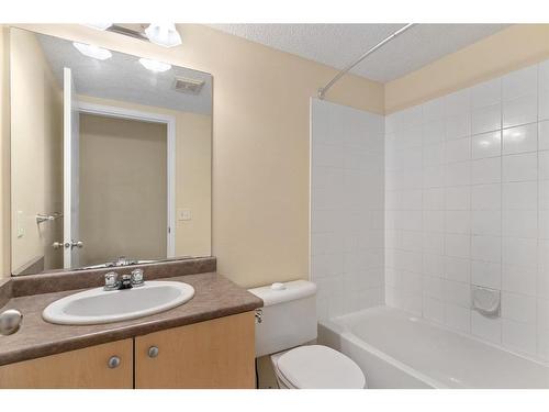 6102-304 Mackenzie Way Sw, Airdrie, AB - Indoor Photo Showing Bathroom