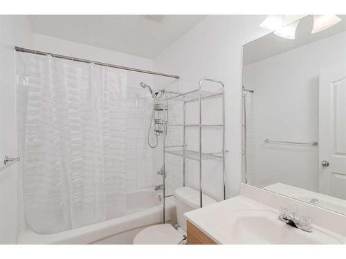 89 Cramond Crescent Se, Calgary, AB - Indoor Photo Showing Bathroom