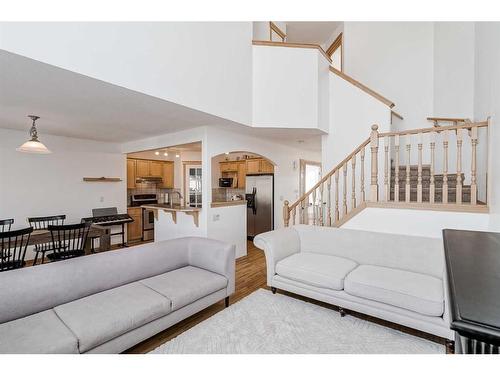 89 Cramond Crescent Se, Calgary, AB - Indoor Photo Showing Living Room