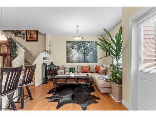 54 Sage Hill Common Nw, Calgary, AB - Indoor Photo Showing Living Room