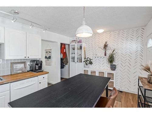 132-999 Canyon Meadows Drive Sw, Calgary, AB - Indoor Photo Showing Kitchen