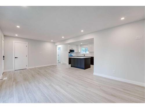 63 Fenton Road Se, Calgary, AB - Indoor