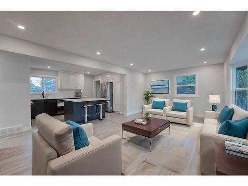 63 Fenton Road Se, Calgary, AB - Indoor Photo Showing Living Room