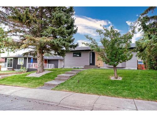 63 Fenton Road Se, Calgary, AB - Outdoor