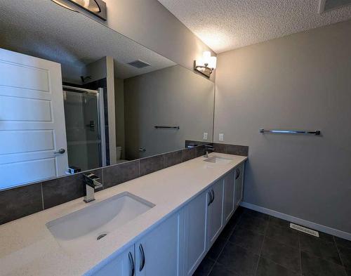 623 Nolanlake Villas Nw, Calgary, AB - Indoor Photo Showing Bathroom