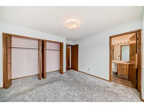 2123 24 Avenue Ne, Calgary, AB - Indoor Photo Showing Other Room