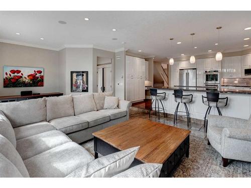 1735 31 Avenue Sw, Calgary, AB - Indoor Photo Showing Living Room