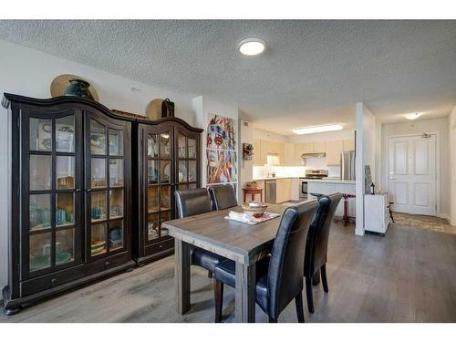 401-804 3 Avenue Sw, Calgary, AB - Indoor Photo Showing Dining Room