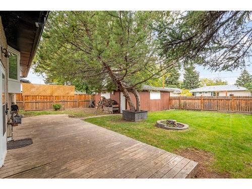 4832 Worcester Drive Sw, Calgary, AB - Outdoor With Deck Patio Veranda With Backyard