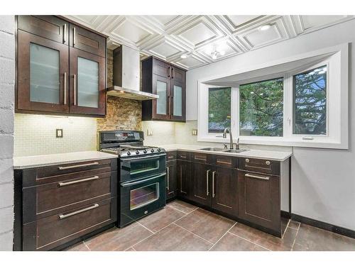 4832 Worcester Drive Sw, Calgary, AB - Indoor Photo Showing Kitchen With Double Sink