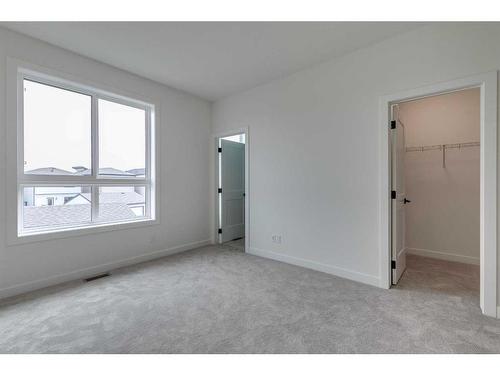 68 Silverton Glen Green Sw, Calgary, AB - Indoor Photo Showing Kitchen With Stainless Steel Kitchen