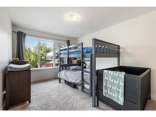 7611 36 Avenue Nw, Calgary, AB - Indoor Photo Showing Bedroom