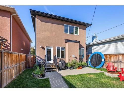 7611 36 Avenue Nw, Calgary, AB - Outdoor With Exterior