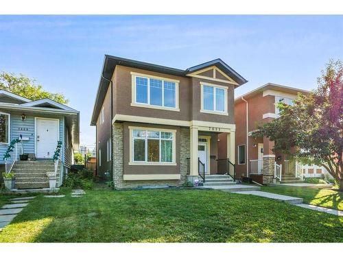 7611 36 Avenue Nw, Calgary, AB - Outdoor With Facade