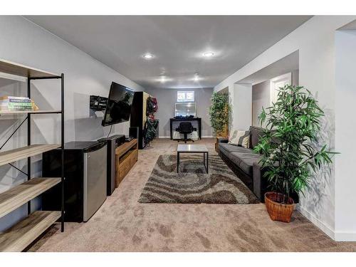 1016 24 Street Nw, Calgary, AB - Indoor