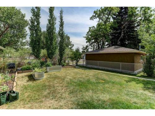 1016 24 Street Nw, Calgary, AB - Outdoor With Backyard