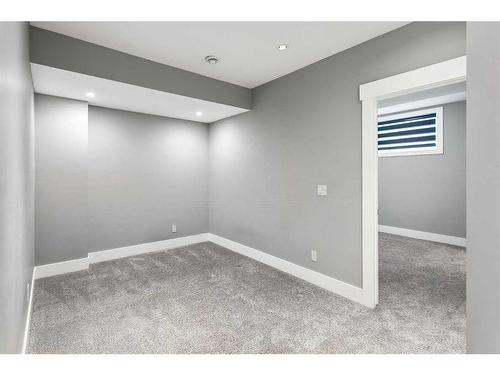 1838 18 Avenue Nw, Calgary, AB - Indoor Photo Showing Other Room