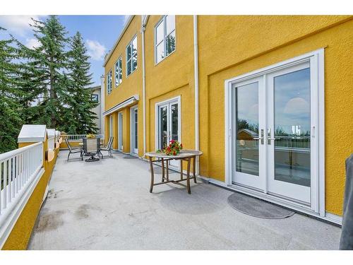 16 Patterson Mews Sw, Calgary, AB - Outdoor With Deck Patio Veranda With Exterior