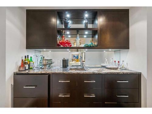 16 Patterson Mews Sw, Calgary, AB - Indoor Photo Showing Kitchen