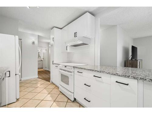 410-111 14 Avenue Se, Calgary, AB - Indoor Photo Showing Kitchen