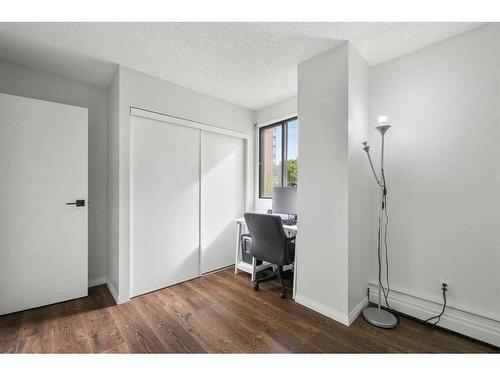 410-111 14 Avenue Se, Calgary, AB - Indoor