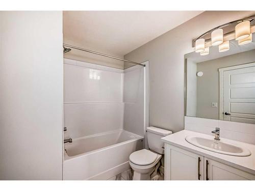 118-260 Rowley Way Nw, Calgary, AB - Indoor Photo Showing Bathroom