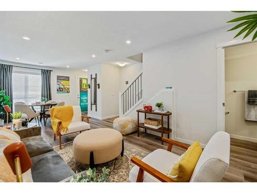 118-260 Rowley Way Nw, Calgary, AB - Indoor Photo Showing Living Room