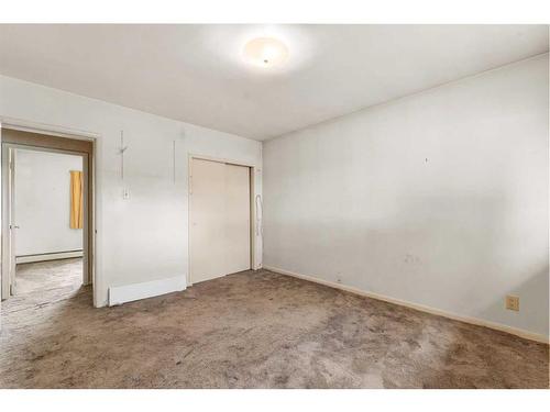 942 40 Avenue Nw, Calgary, AB - Indoor Photo Showing Other Room