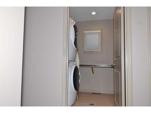 1217 18 Avenue Nw, Calgary, AB - Indoor Photo Showing Laundry Room