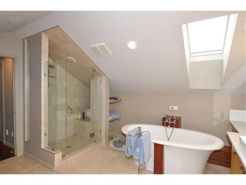 1217 18 Avenue Nw, Calgary, AB - Indoor Photo Showing Bathroom