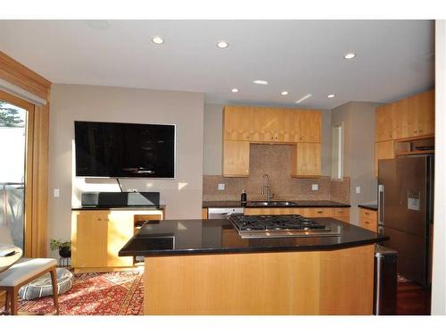 1217 18 Avenue Nw, Calgary, AB - Indoor Photo Showing Kitchen