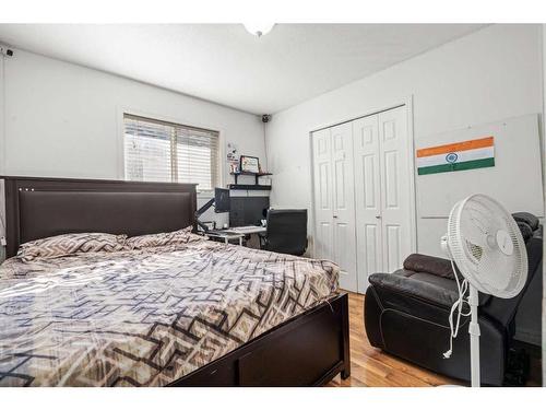 119 Taravista Drive Ne, Calgary, AB - Indoor Photo Showing Bedroom