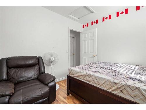 119 Taravista Drive Ne, Calgary, AB - Indoor Photo Showing Bedroom