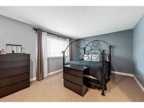 141 Woodborough Terrace Sw, Calgary, AB - Indoor Photo Showing Bedroom