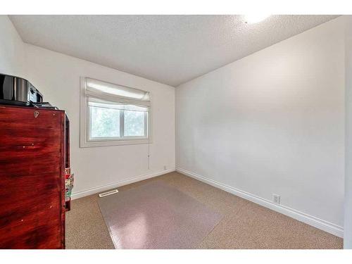 141 Woodborough Terrace Sw, Calgary, AB - Indoor Photo Showing Other Room