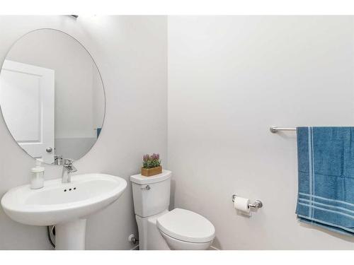 853 West Lakeview Drive, Chestermere, AB - Indoor Photo Showing Bathroom