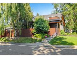 63 Chinook Drive SW Calgary, AB T2V 2P7