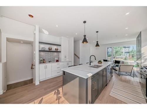 1401 19 Avenue Nw, Calgary, AB - Indoor Photo Showing Kitchen With Upgraded Kitchen