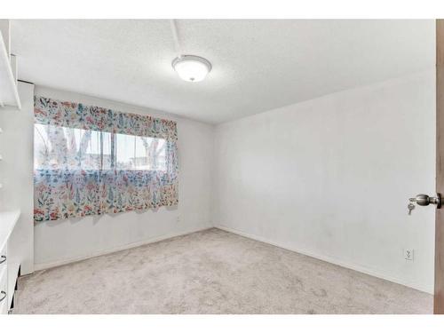 110 Hunterbrook Place Nw, Calgary, AB - Indoor Photo Showing Other Room