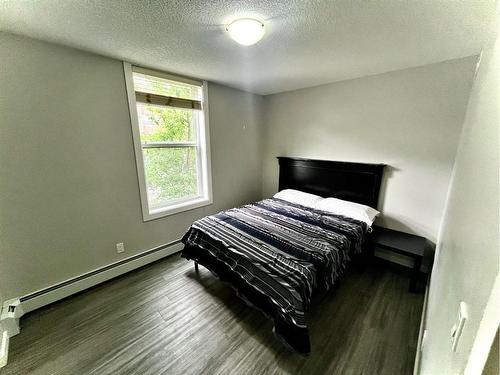 102-1820 9 Street Sw, Calgary, AB - Indoor Photo Showing Bedroom